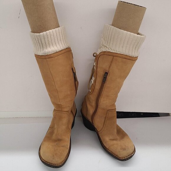 Ugg Women's Tan Cream Slip On Boots Block Heel Size 7 - Picture 1 of 6